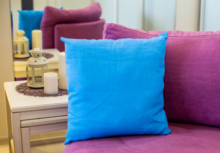 Подушка декоративная голубая - фото 1