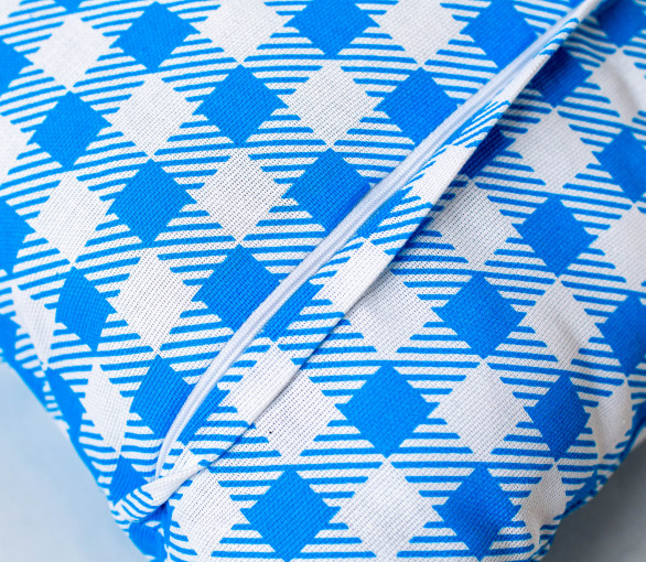 Подушка декоративная клетка - фото 4