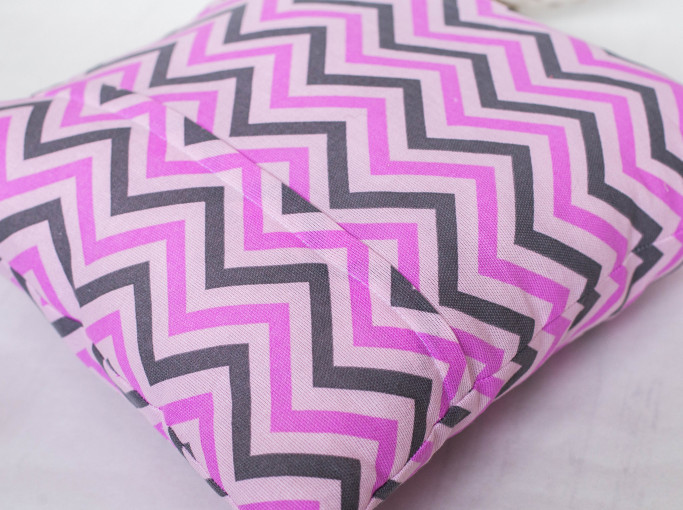 Подушка декоративная зигзаг фуксия - фото 2