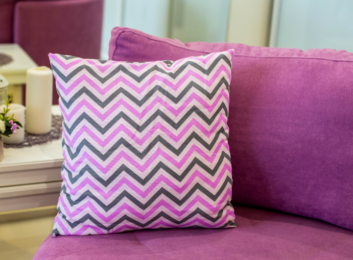 Подушка декоративная зигзаг фуксия - фото 1